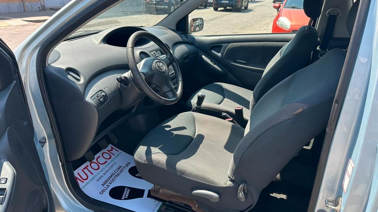 Toyota Yaris 1.0i 16V cat 3 porte Sol