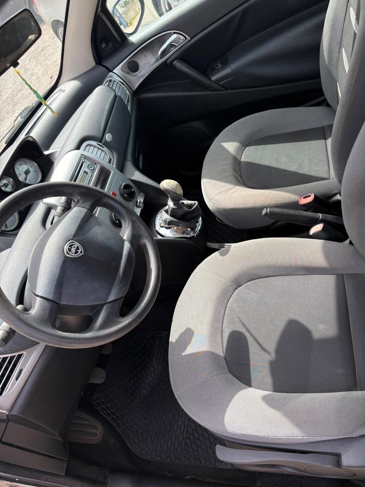Lancia Ypsilon 1.2 Argento