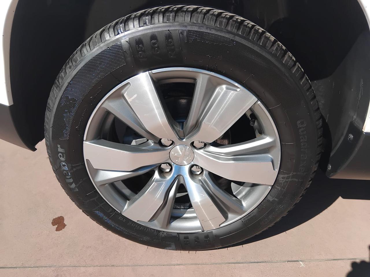 PEUGEOT 2008 ALLURE 2015 CON GARANZIA