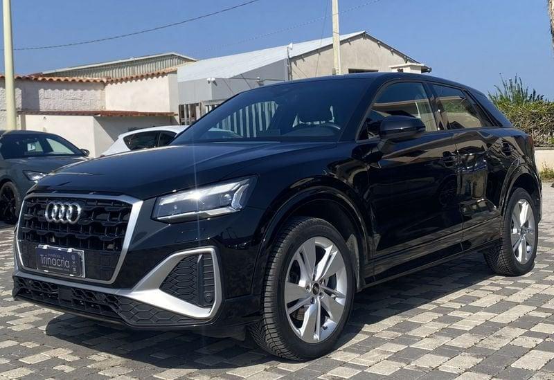Audi Q2 S Line interno ed esterno 2.0 TDI 150CV s-tronic 35