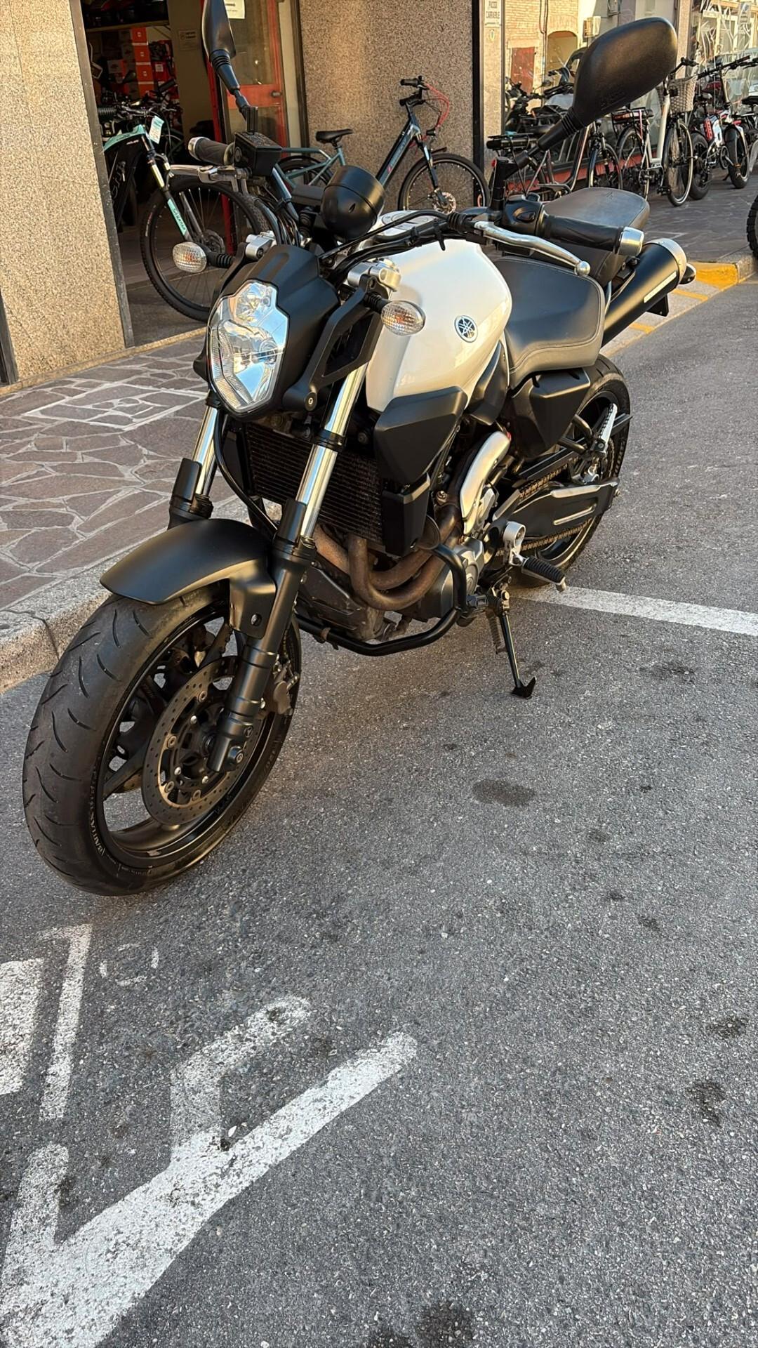 Yamaha MT03 660 BIANCO ANNO 03/2007