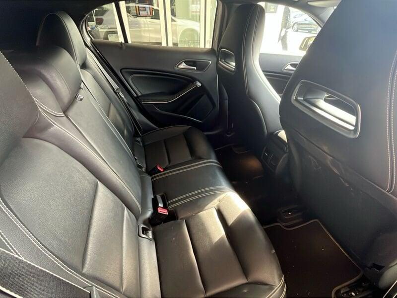 Mercedes-Benz GLA GLA 200 d Automatic Premium