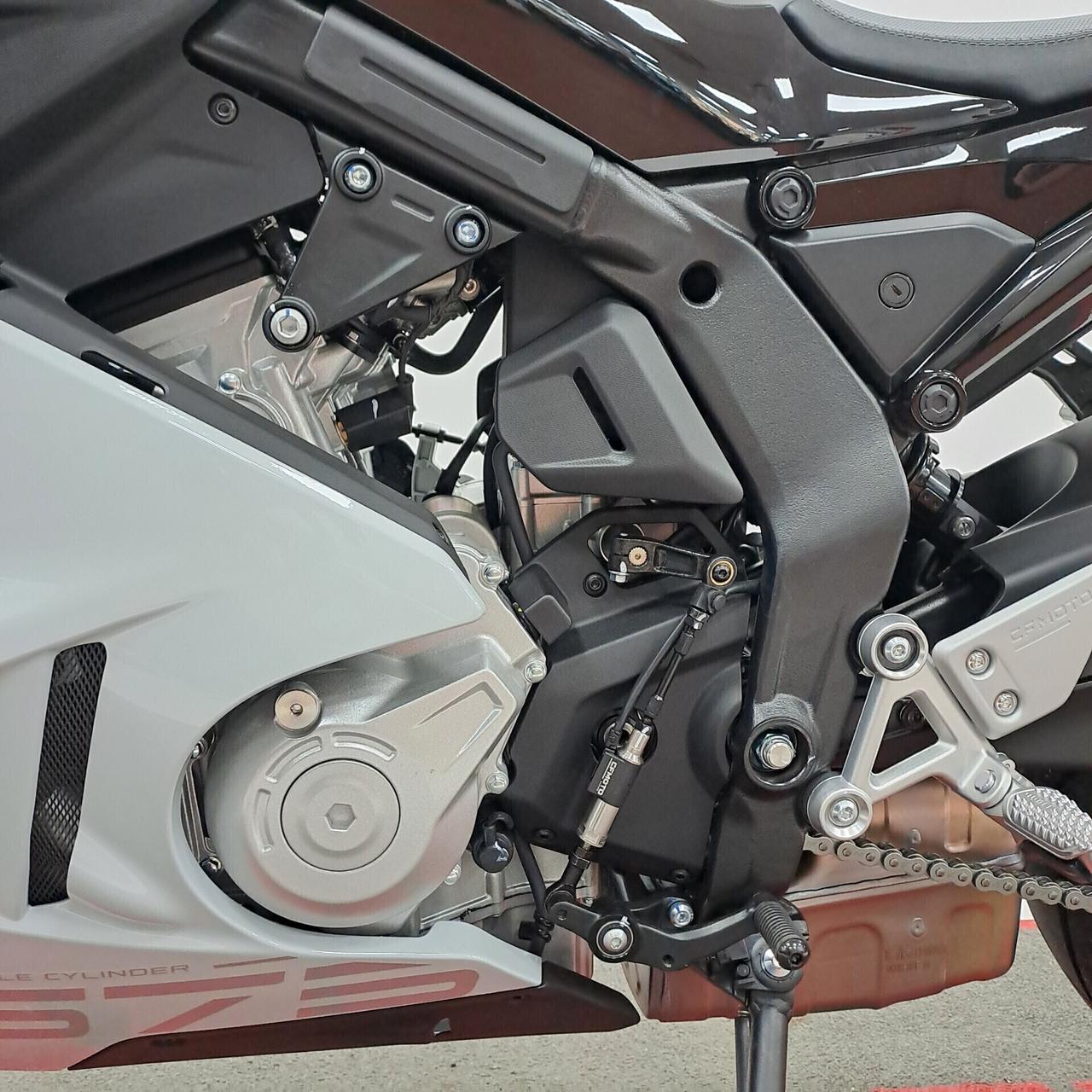 CFMOTO 675 SR-R PATENTE A2