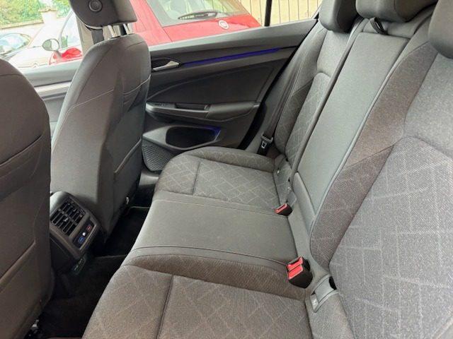 VOLKSWAGEN Golf 1.0 eTSI EVO DSG Life