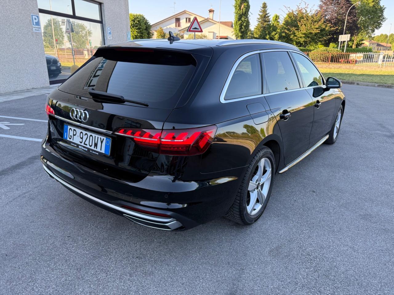 Audi A4 Avant 35 TDI 2.0 163 CV S tronic Business Advanced