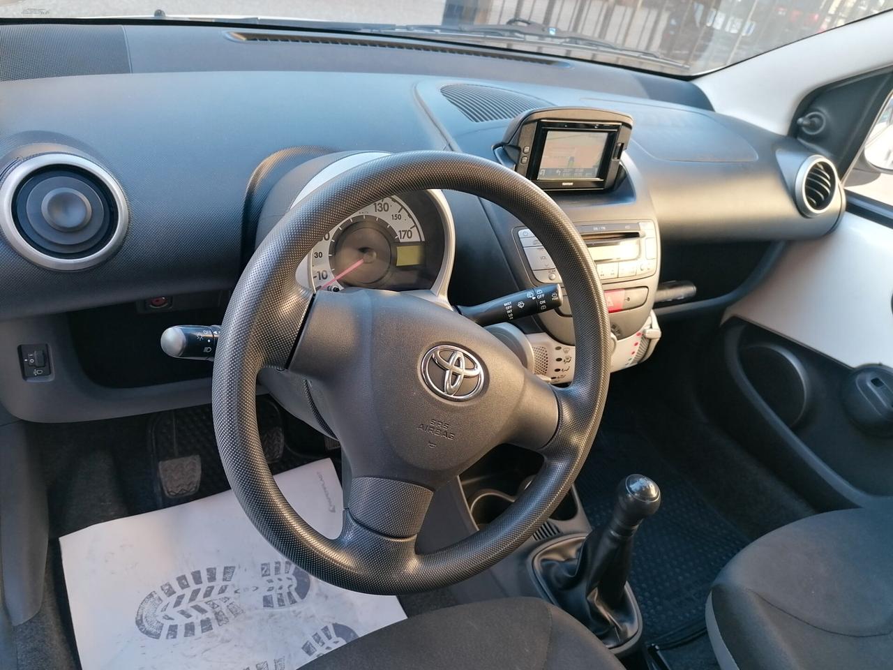 Toyota Aygo 1.0 12V 5 porte Lounge - Navy