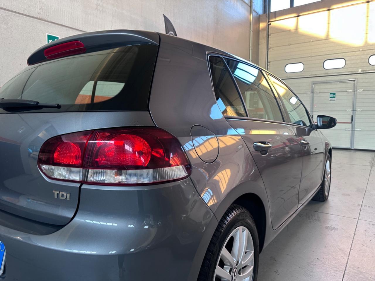 Volkswagen Golf 1.6 TDI DSG 5p. Highline