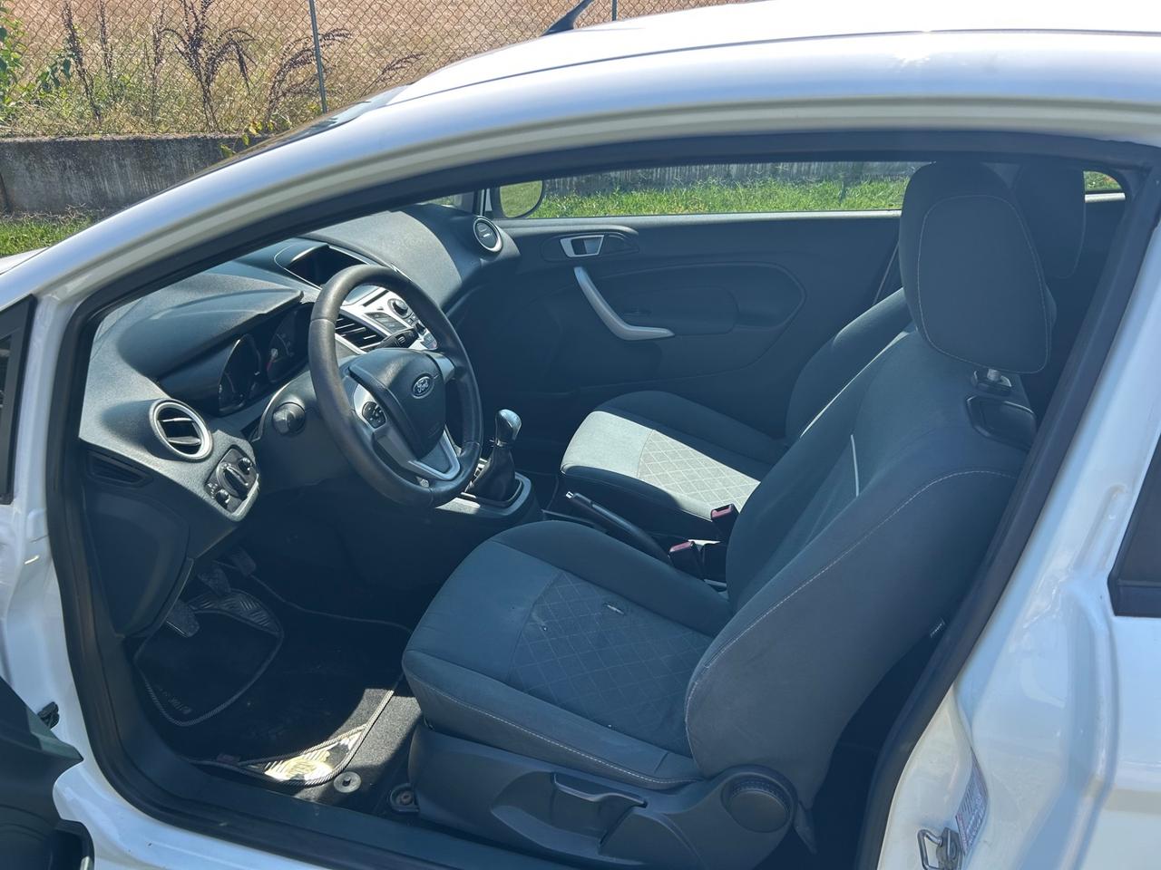 Ford Fiesta 1.4 TDCi 70CV 3 porte Titanium