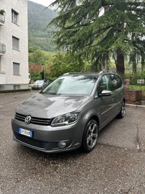 Volkswagen Touran 2.0 TDI 140 CV Highline 7 POSTI