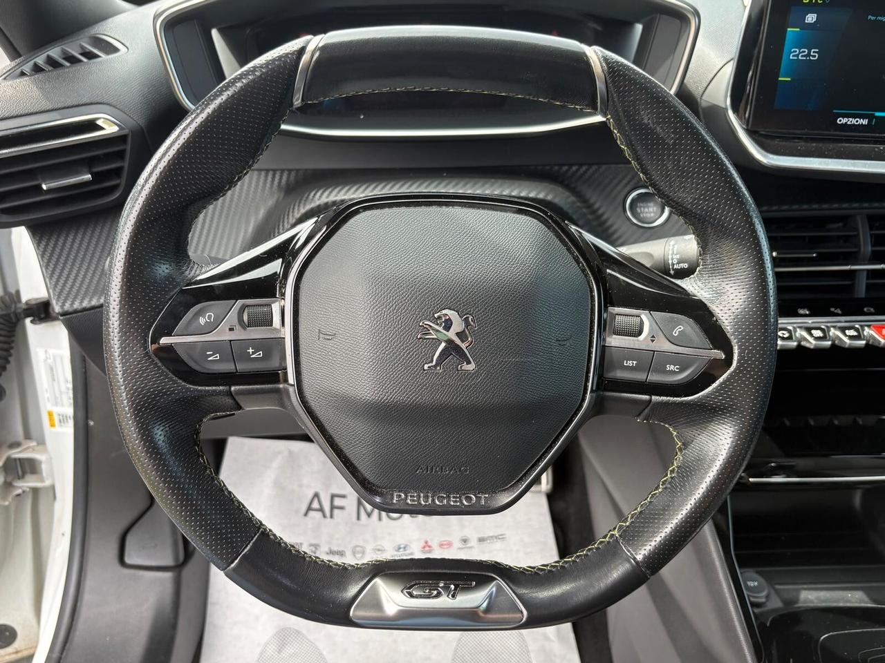 Peugeot 2008 motore elettrico 136 CV GT Pack