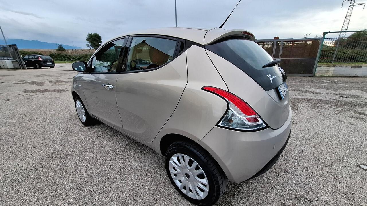 Lancia Ypsilon 0.9 TwinAir 85 CV 5 porte Metano Ecochic Gold