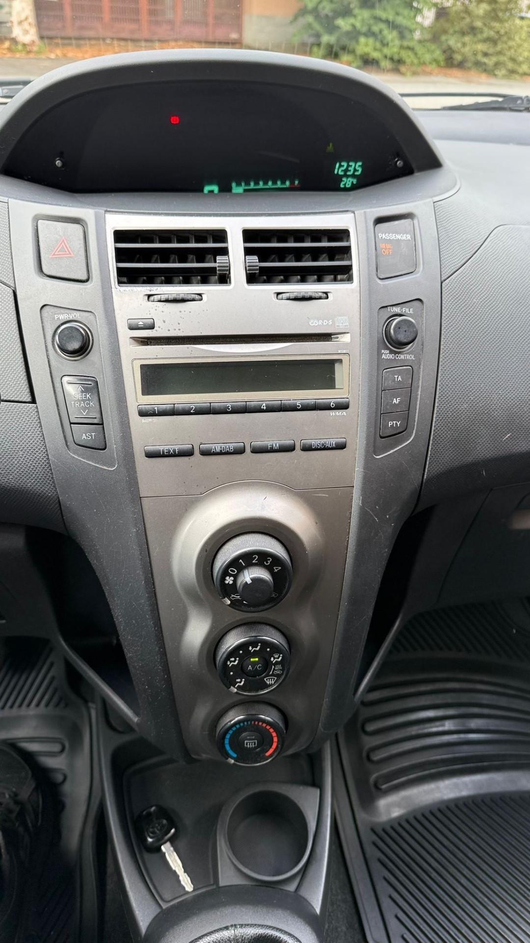 Toyota Yaris 1.0 5 porte Now