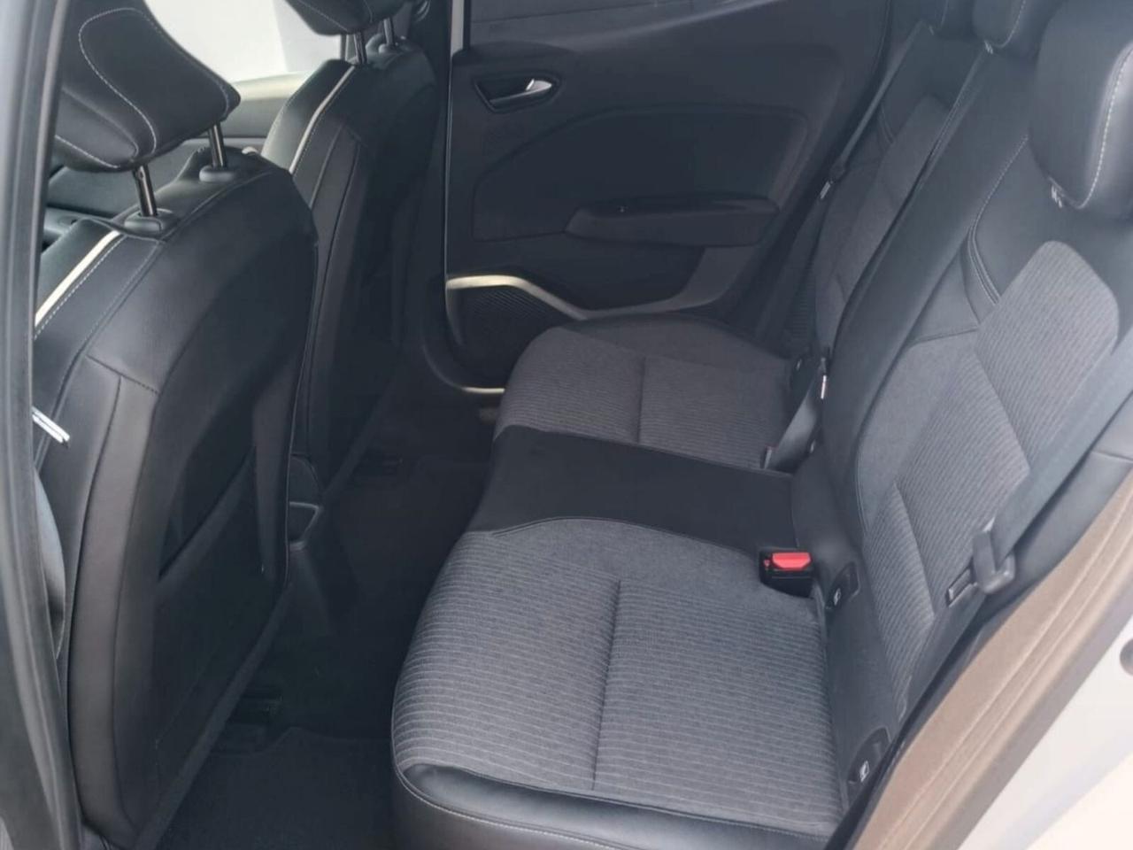 Renault Clio Full Hybrid E-Tech 140 CV 5 porte Intens