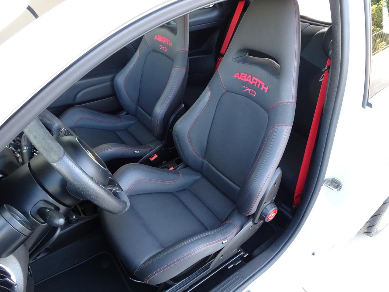 ABARTH 595 esseesse 70th 180CV AKRAPOVIC/CARPLAY