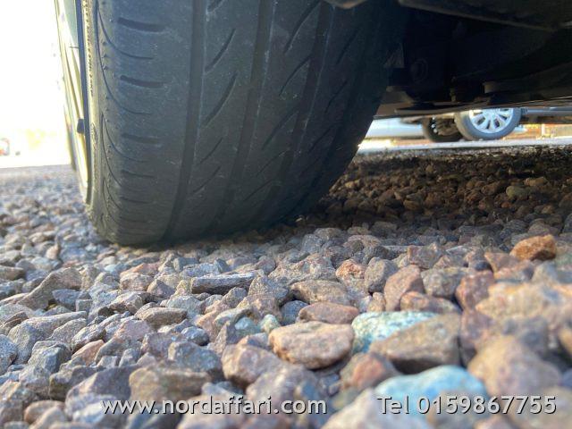 ABARTH 595 1.4 Turbo T-Jet 165 CV Serie Scorpioneoro 2000 es