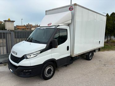 IVECO Daily 35S14N 3.0 N. Pow. PL Cab. 136 E6 2022