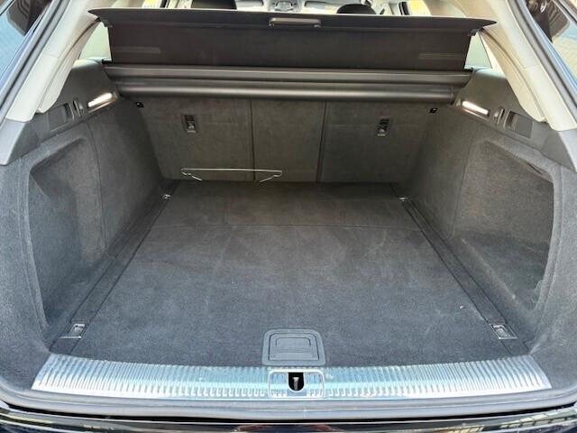 Audi A4 Avant 30 TDI/136 CV S tronic Business 2022