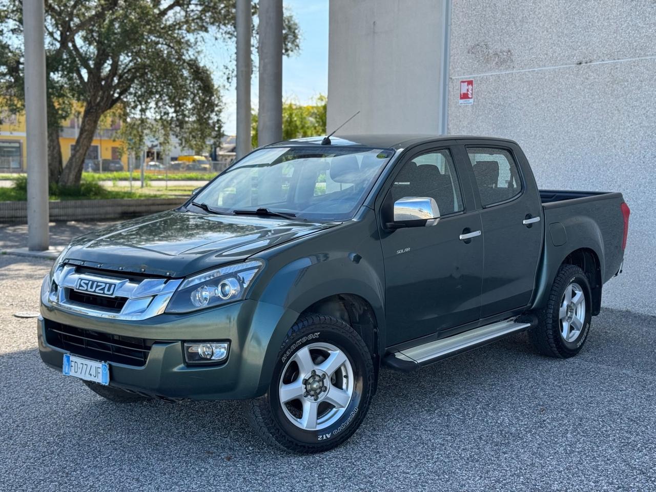 Isuzu D-Max 2.5Td 163cv Aut. Solar 4WD
