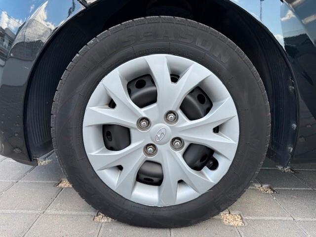 Hyundai i10 1.0 MPI Sound Edition 2017