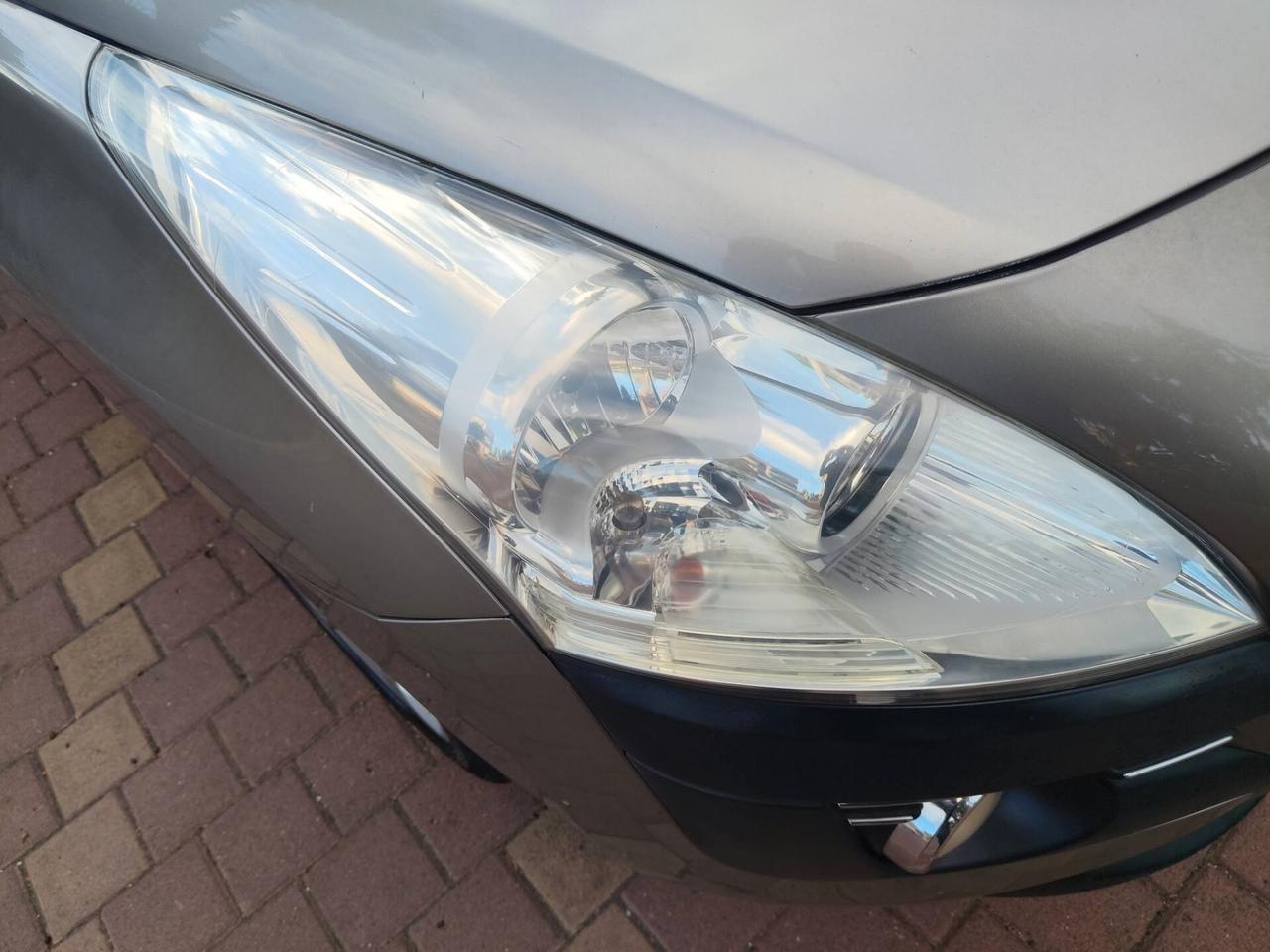 Peugeot 3008 1.6 HDi 110CV Business