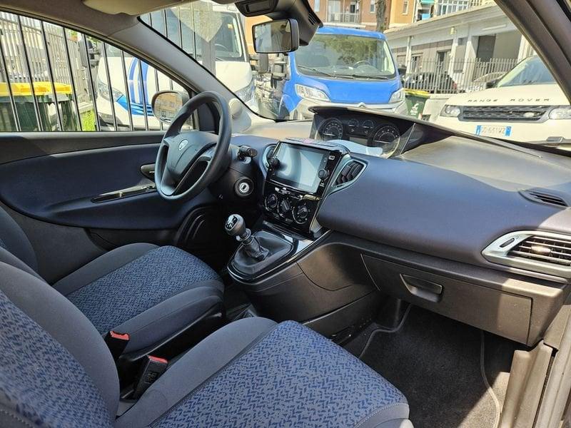 Lancia Ypsilon 1.0 FireFly 70cv Hybrid