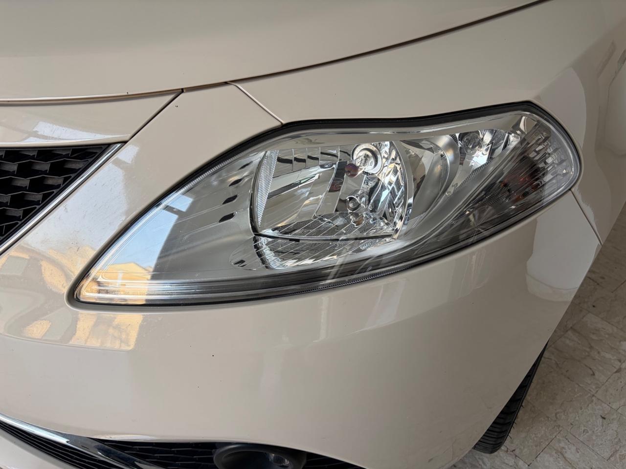 LANCIA YPSILON 1.2 69 CV 5 PORTE PLATINUM