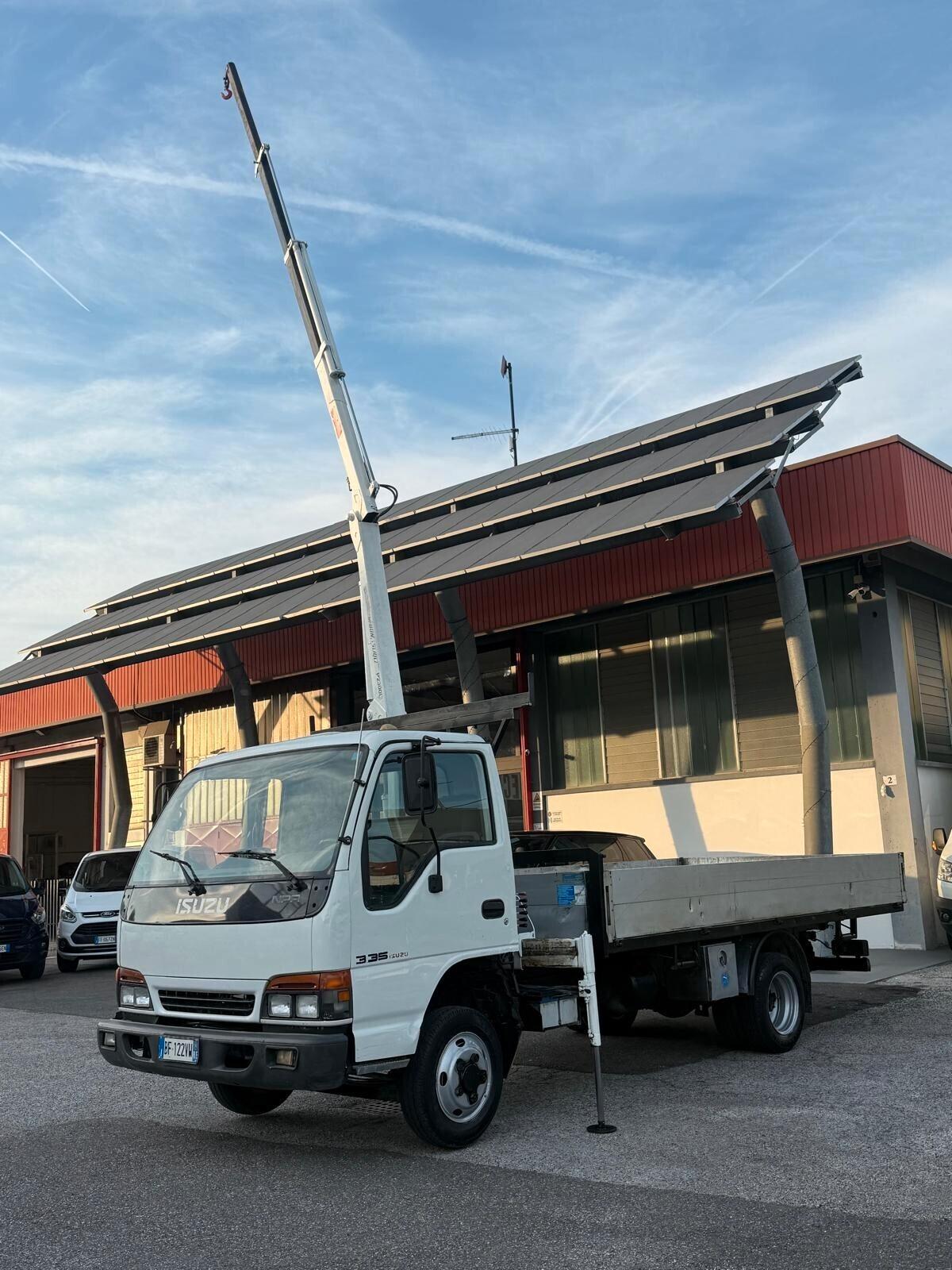 ISUZU NPR69L CON GRU BONFIGLIOLI