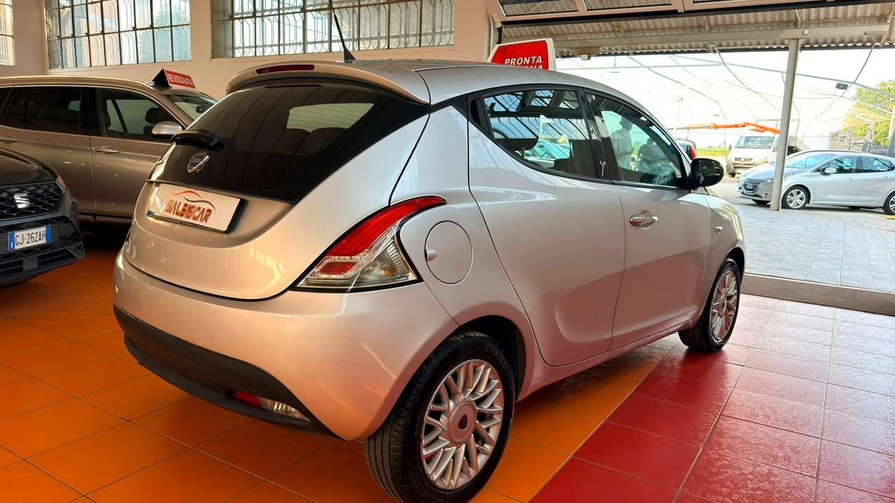Lancia Ypsilon 1.2 69 CV 5 porte S&S Gold
