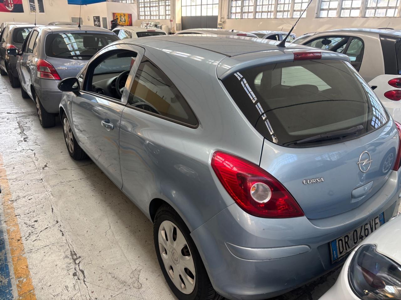 Opel Corsa 1.2 3 porte Enjoy
