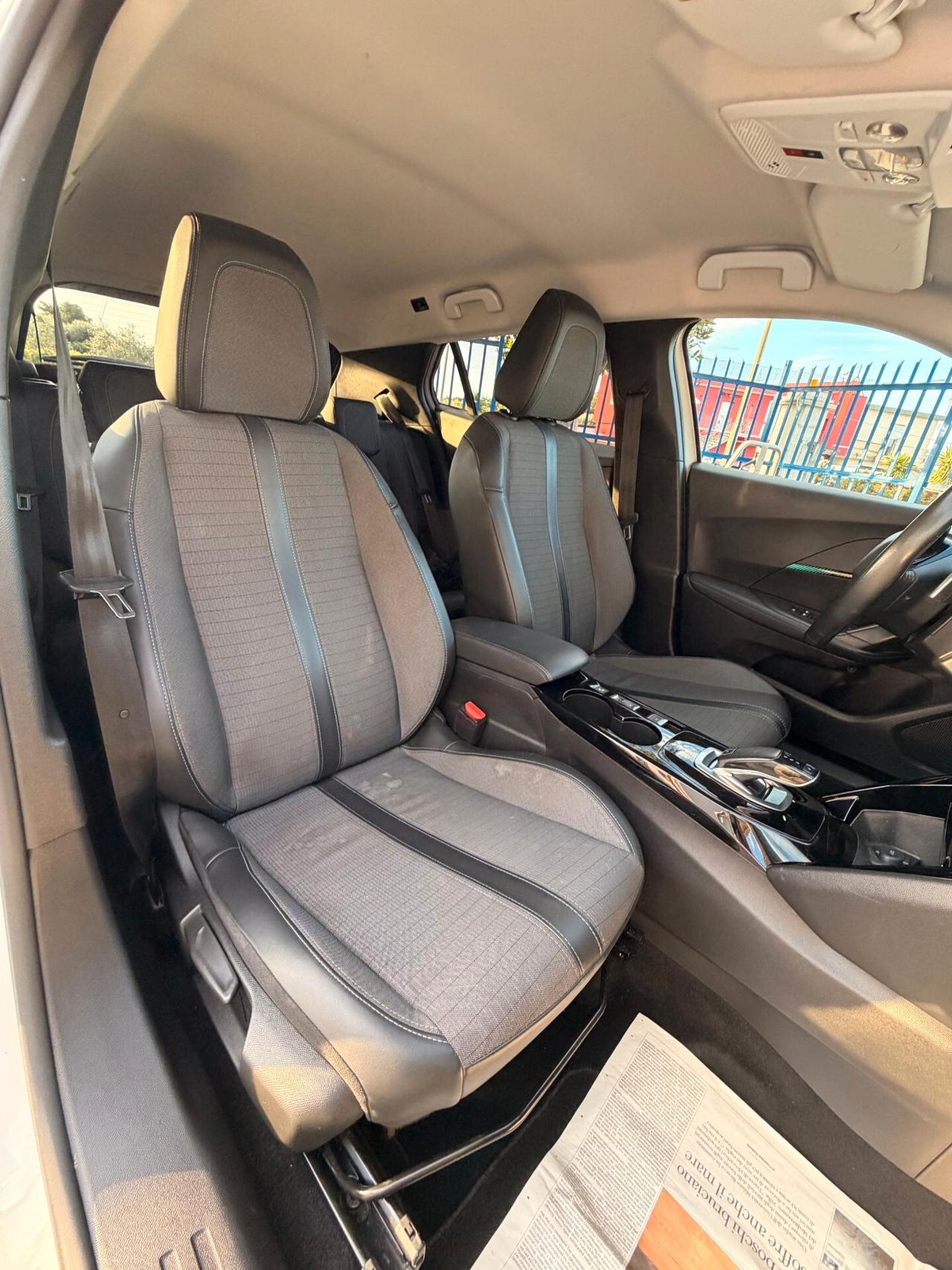 Peugeot 2008 BlueHDi 130 S&S EAT8 Allure Pack