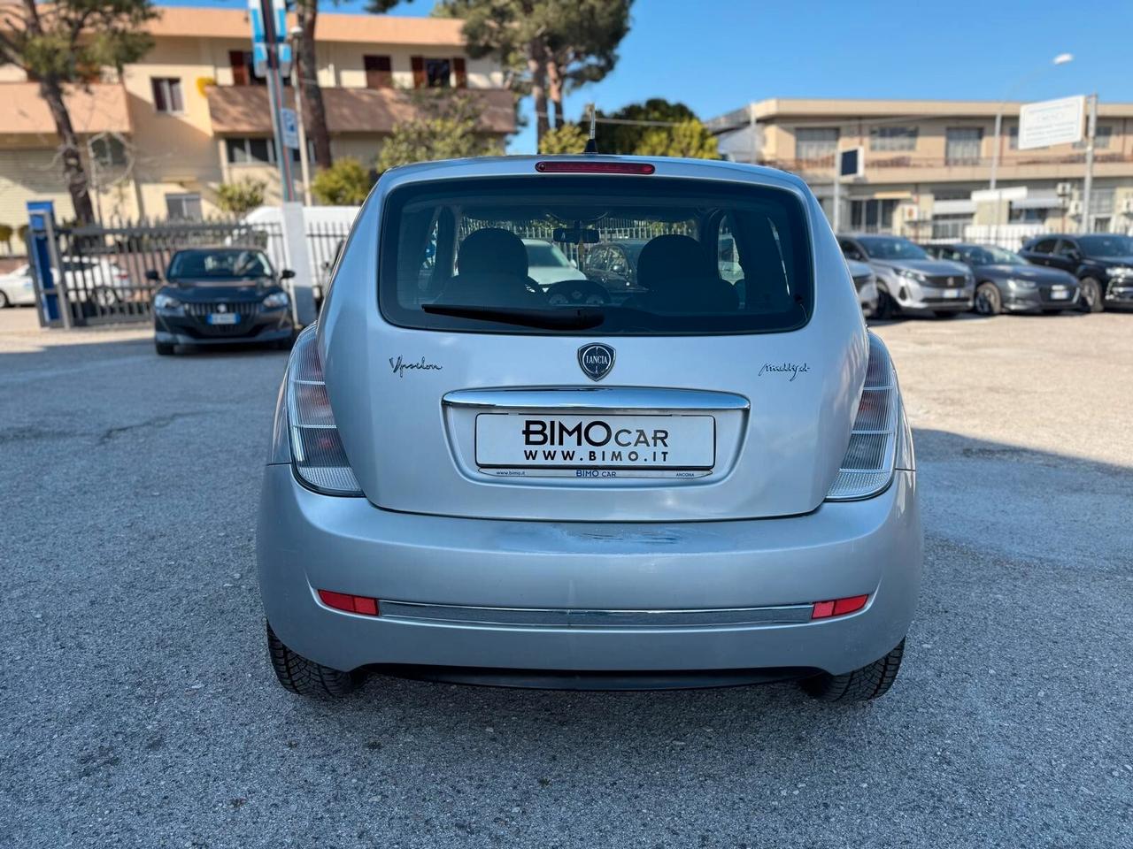 Lancia Ypsilon 1.3 MJT 75 CV Argento