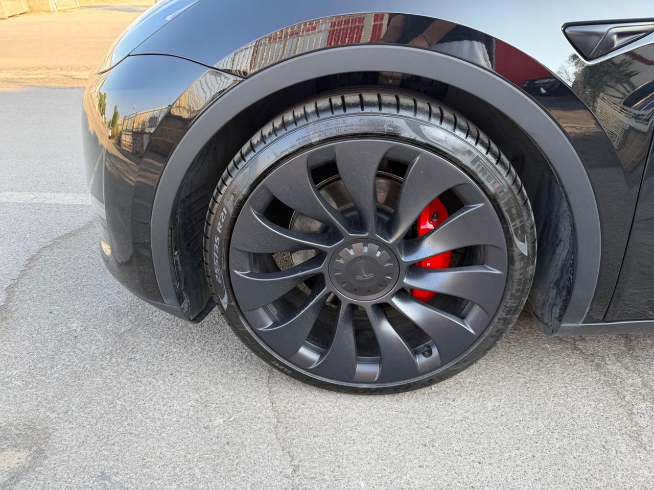 Tesla Model Y AWD Performance