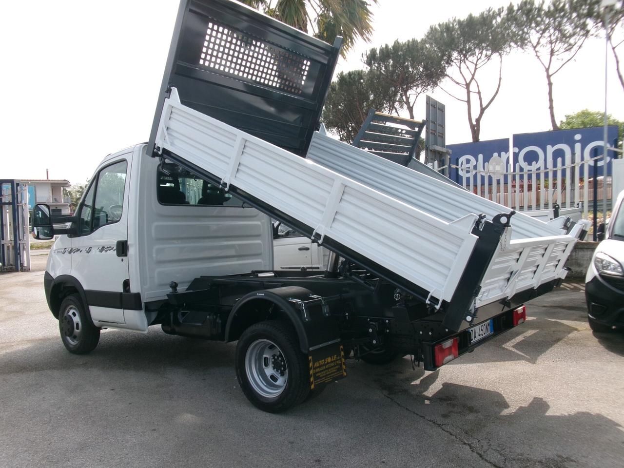 Iveco Daily 35C18 3000 180CV E4 RIBALTABILE TRILATERALE NUOVO 195000 KM