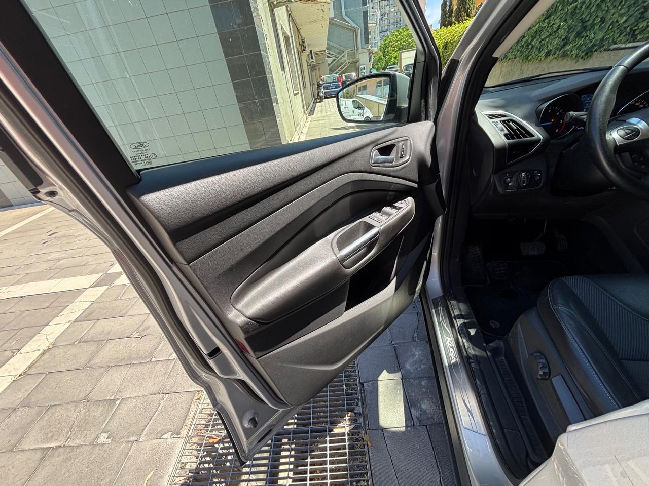 Ford Kuga 2.0 TDCI 163 CV 4WD Powershift Titanium