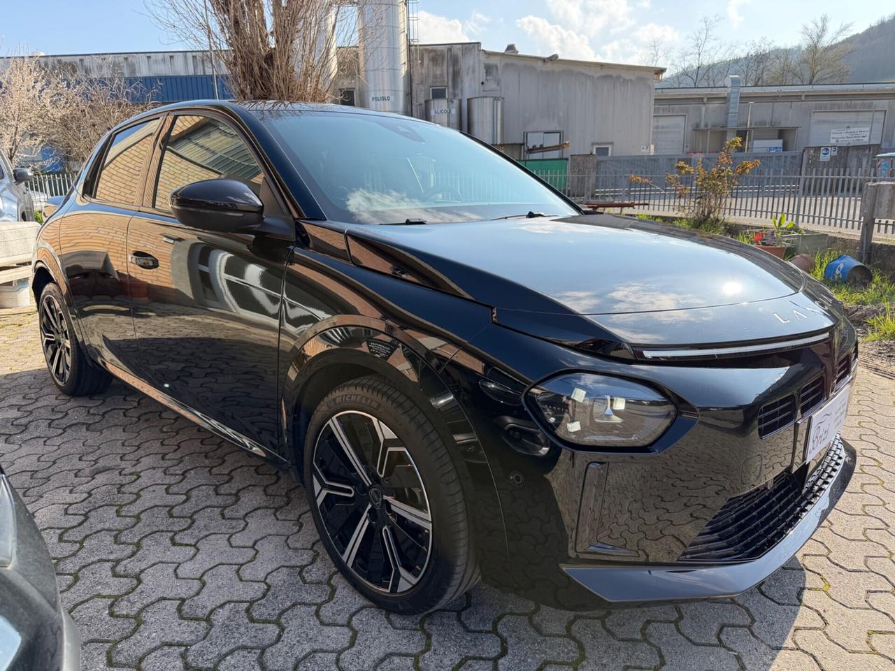 Lancia Ypsilon Hybrid e-DCT LX