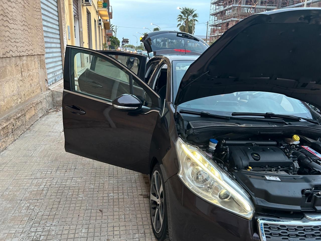 Peugeot 208 1.6 VTi 120 CV 5 porte Allure