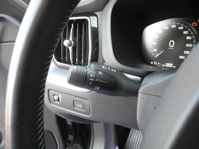 VOLVO XC60 2.0 D AWD Geartronic Business Plus Hybrid autom.