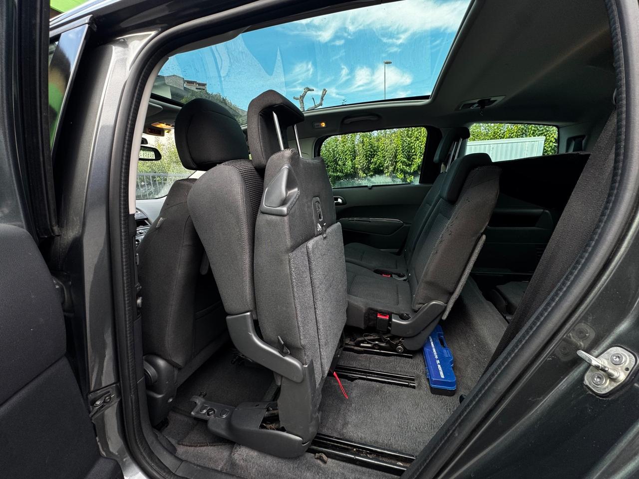 Peugeot 5008 1.6 HDi 115CV Allure