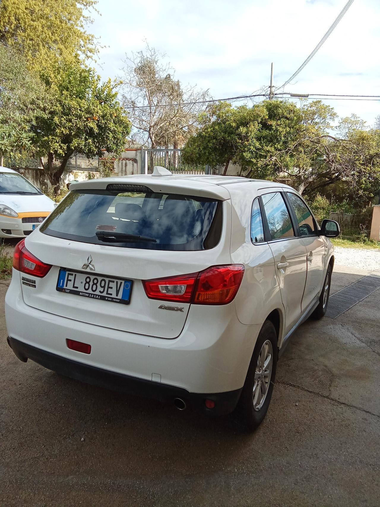 Mitsubishi ASX 1.6 DI-D 114 CV Intense 017