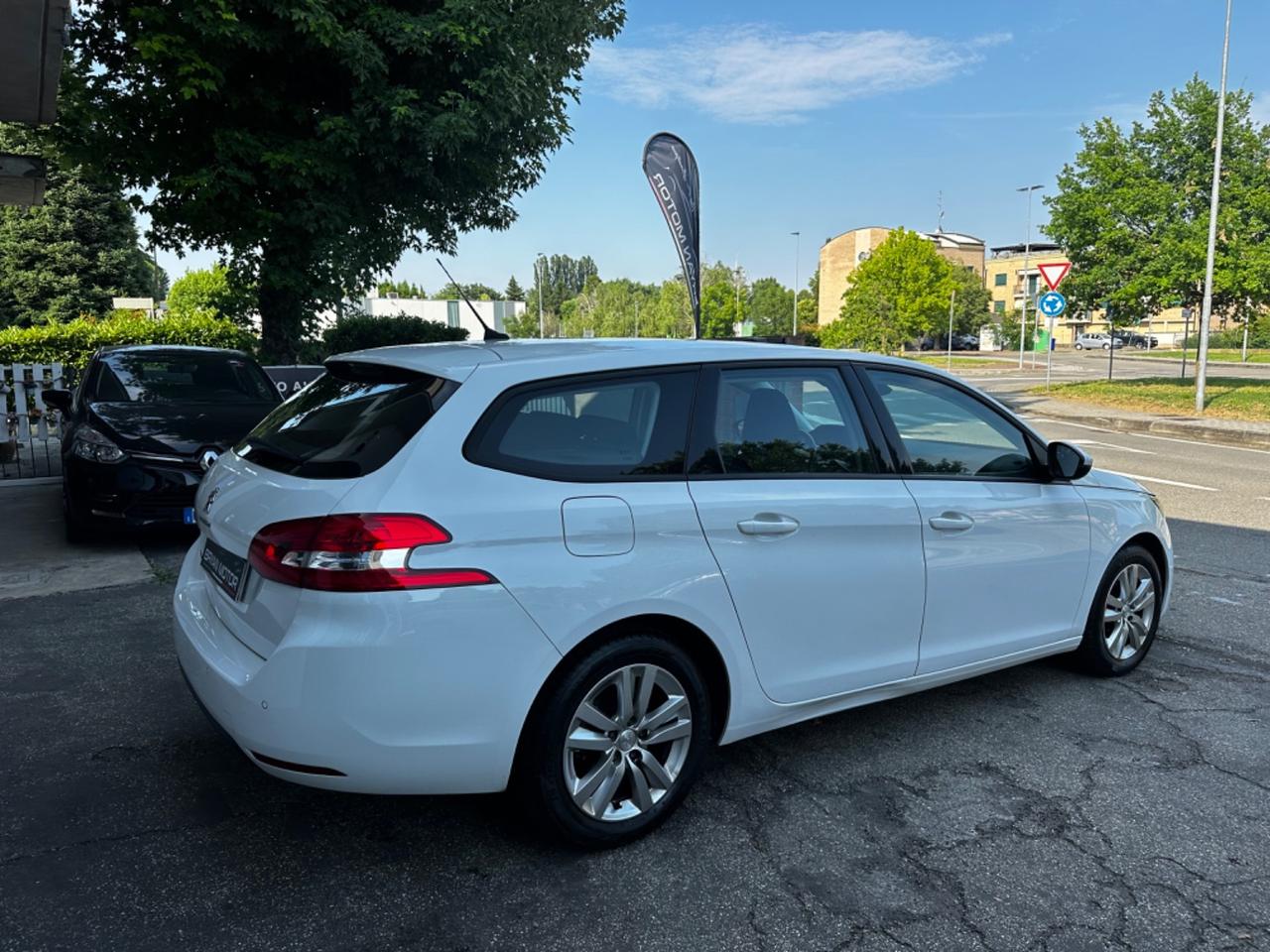 Peugeot 308 BlueHDi 130 S&S SW Allure