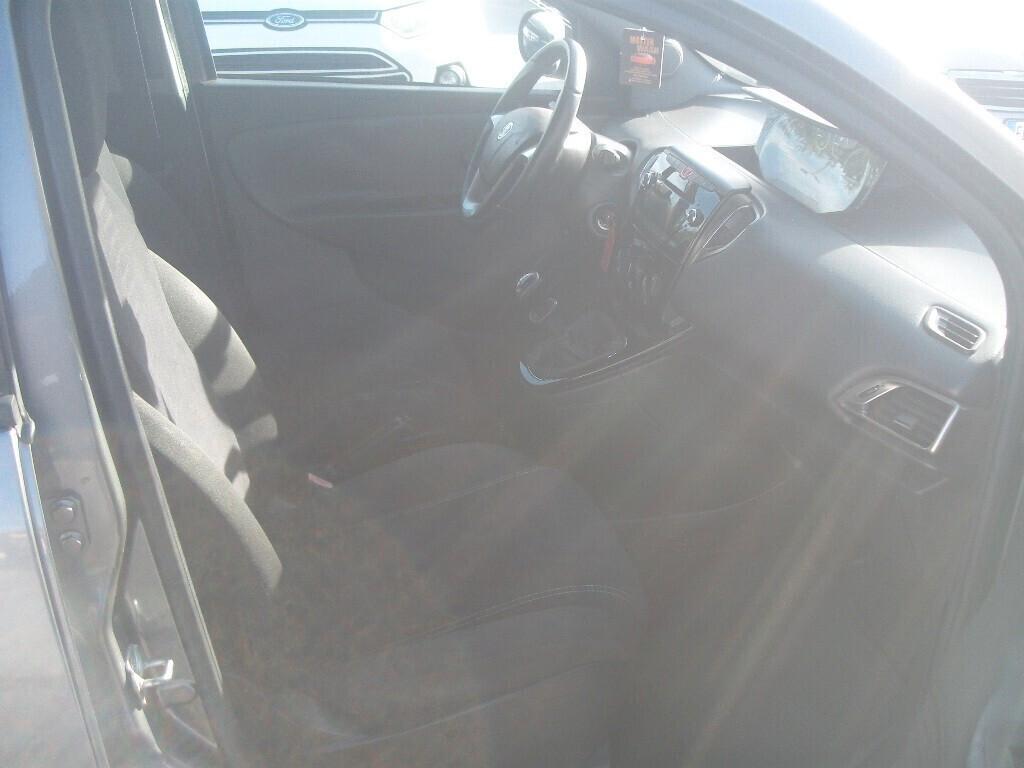 Lancia Ypsilon 1.2 69 CV 5 porte S&S Gold - 2014