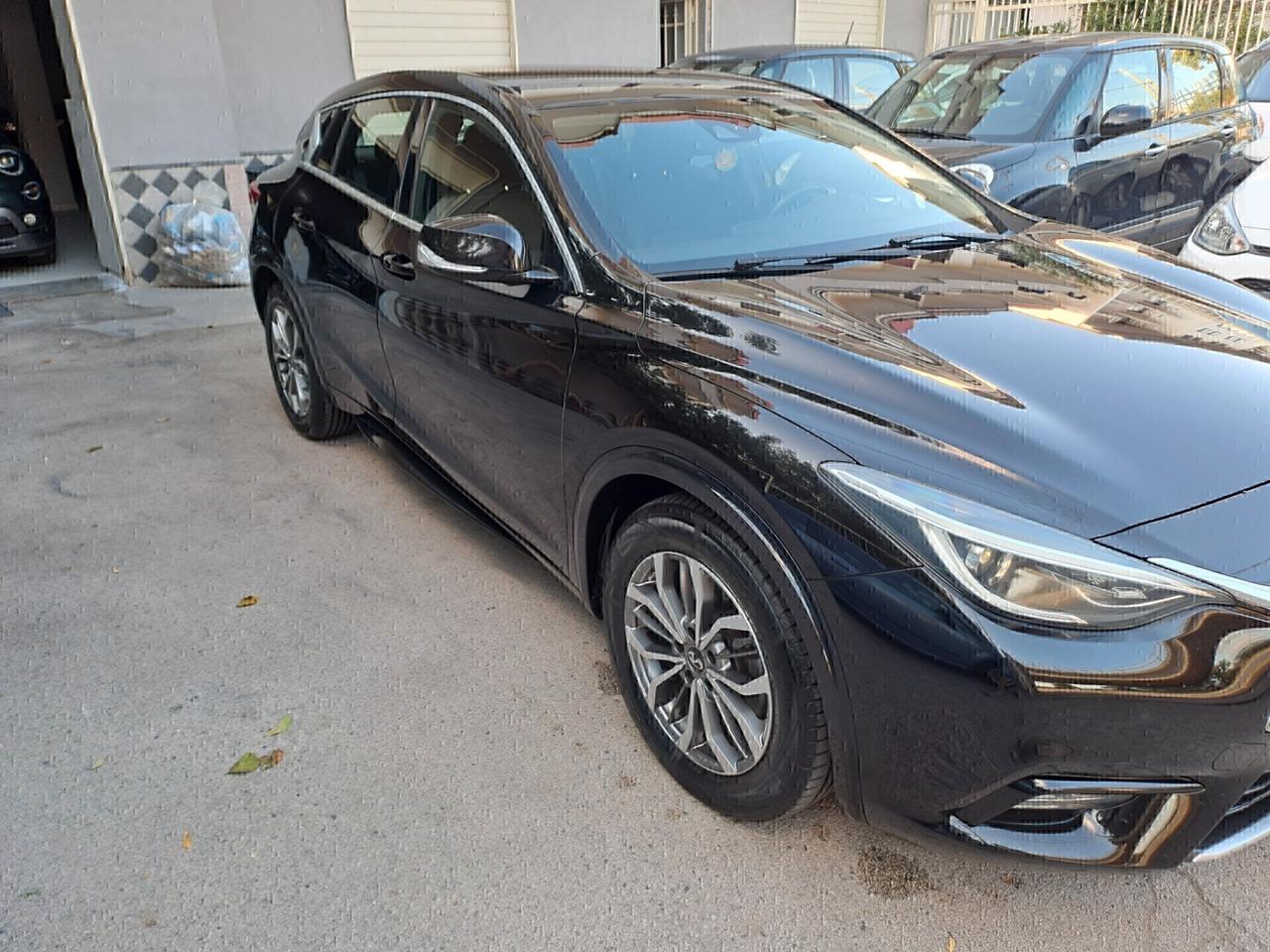 Infiniti Q30 1.5 diesel Premium