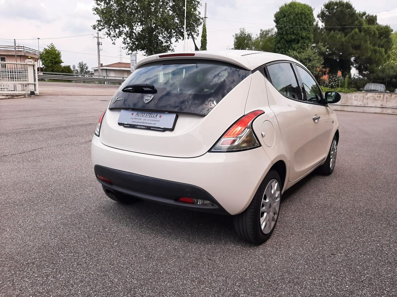 Lancia Ypsilon Benzina cc. 1.242 - 5 Porte 5 Posti UTILIZZABILE ANCHE PER I NEOPATENTATI.