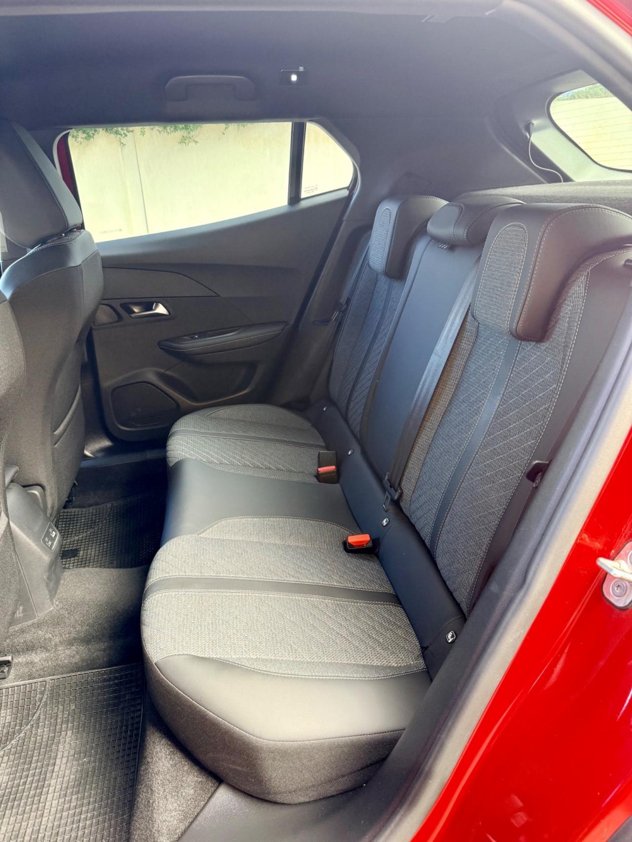 Peugeot 2008 PureTech 100 S&S Allure Pack