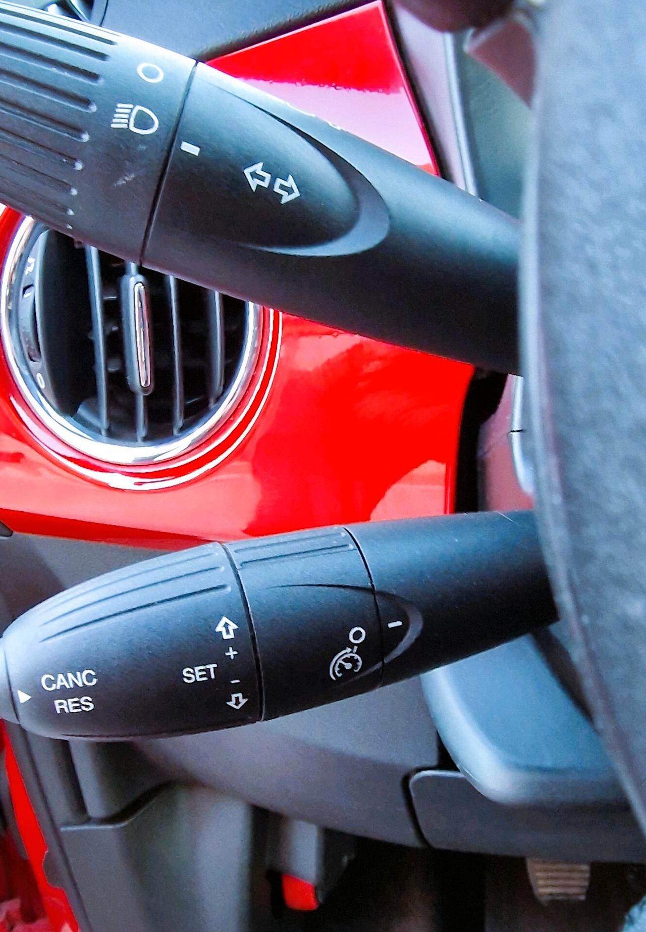 Fiat 500 1.0 Hybrid Red