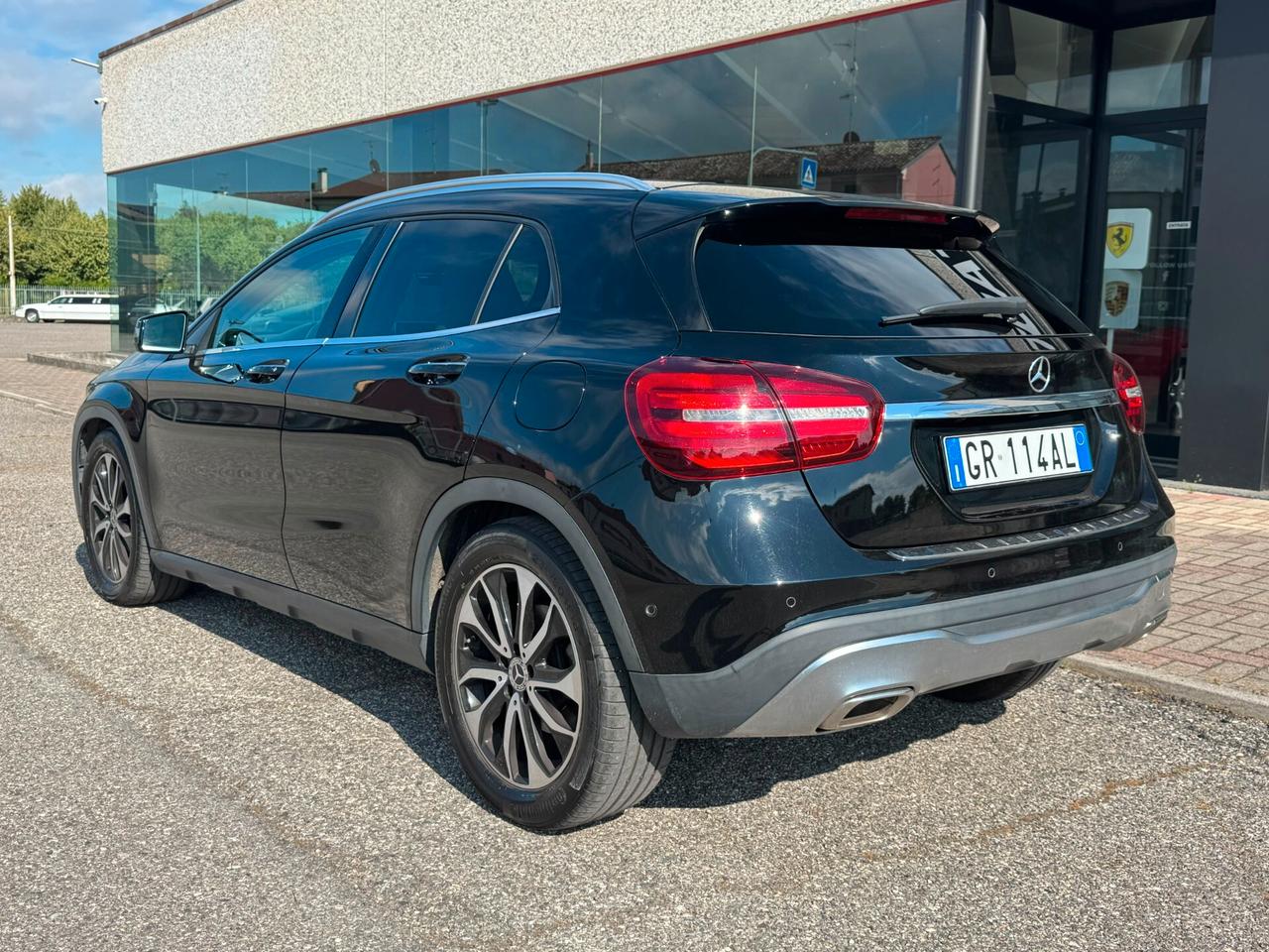 Mercedes GLA 180 Premium Plus