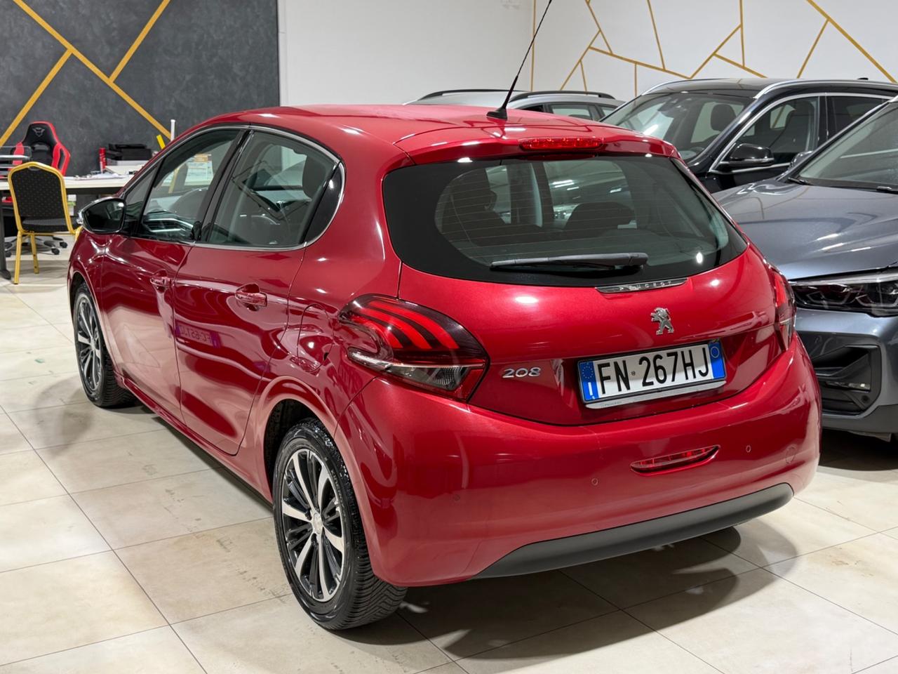 Peugeot 208 PureTech 82 5p. GPL Allure