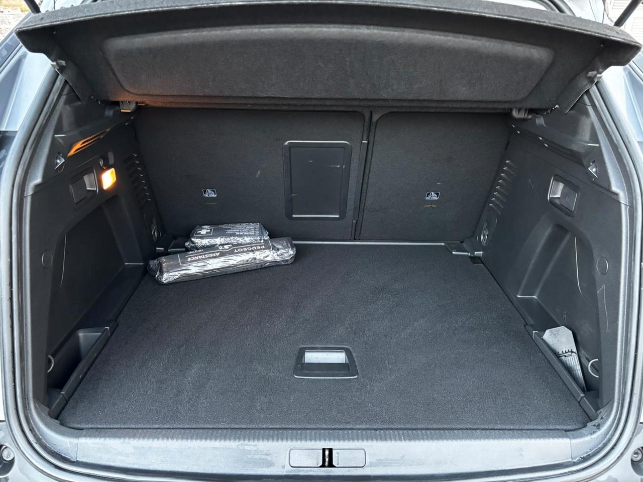 Peugeot 3008 1.5 HDi 130cv EAT8 Allure - 2022