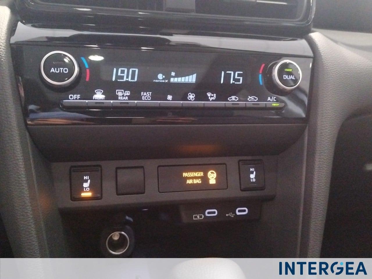 TOYOTA Yaris Cross 1.5h Lounge fwd 130cv e-cvt
