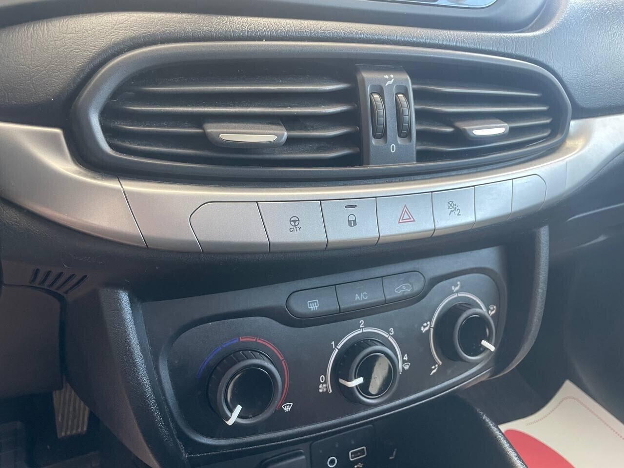 Fiat Tipo Easy - Pack con Sedili riscaldati